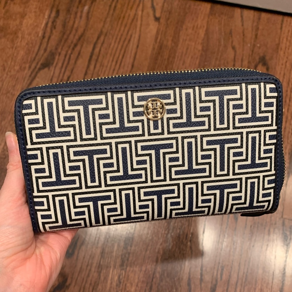 Tory Burch wallet